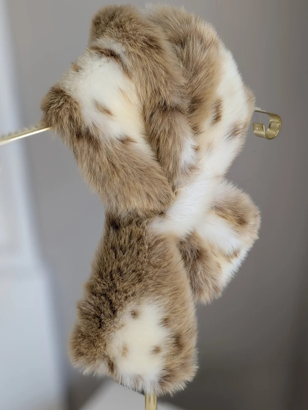 Dillard's Preston & York Faux Fur Scarf in Cream and Brown